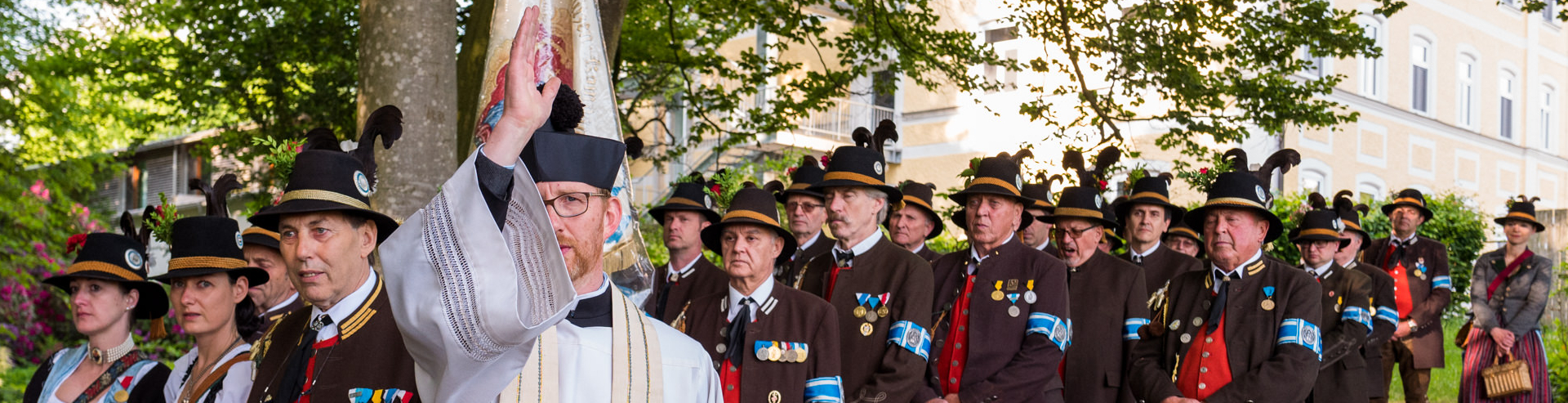 r82f3c1487980415ca698bb1a3ddc533a